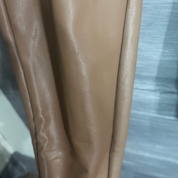 Zenana Tan Faux Leather Pants Large - Picture 4 of 7